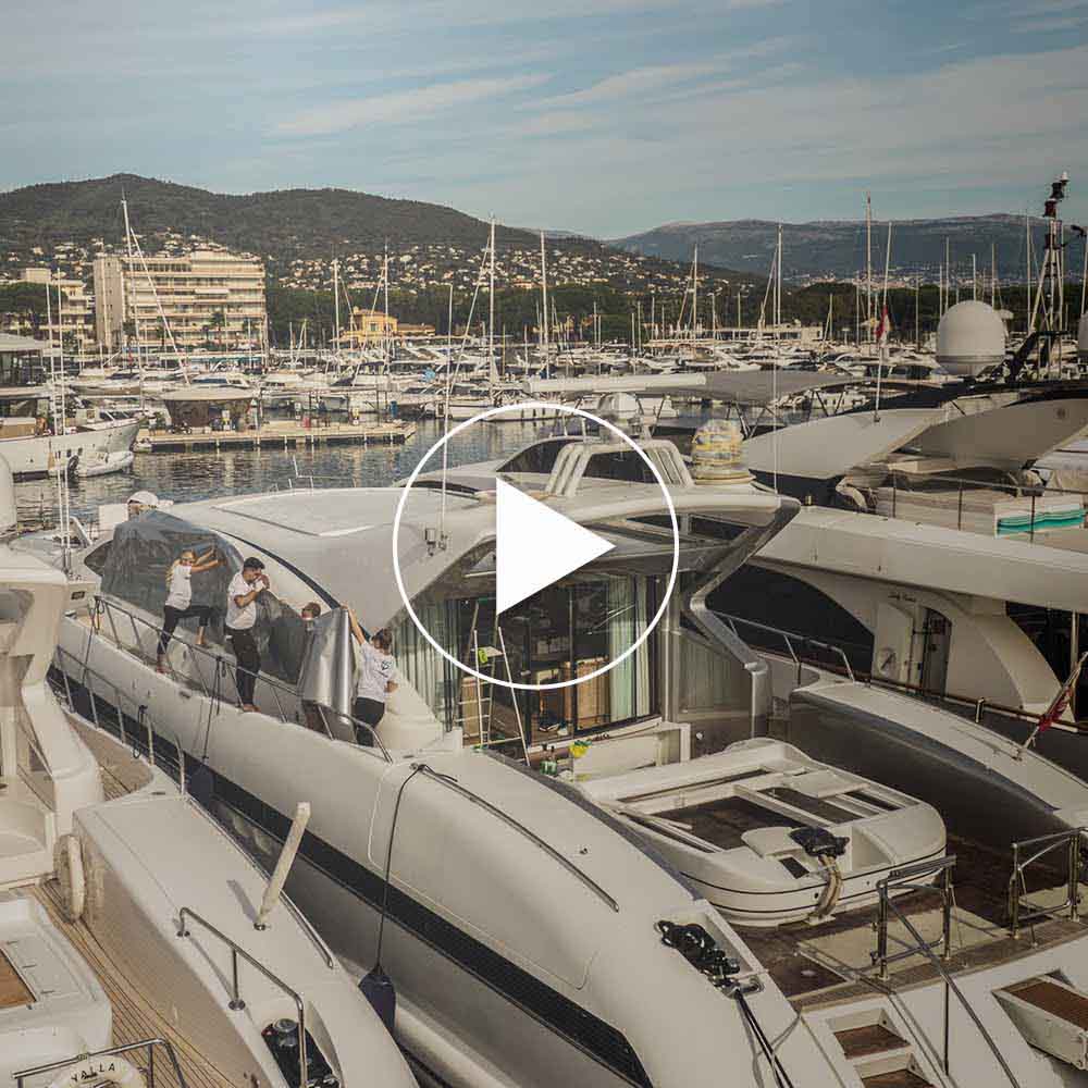 34 m Overmarine Mangusta metallic silver wrap